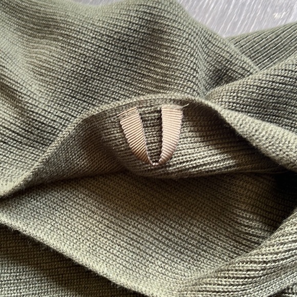 Lululemon It All Lines Up Poncho - Picture 4 of 6